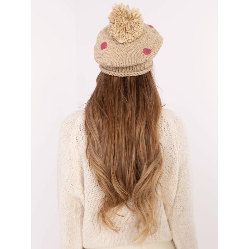 Béžová zimní čepice s baretem