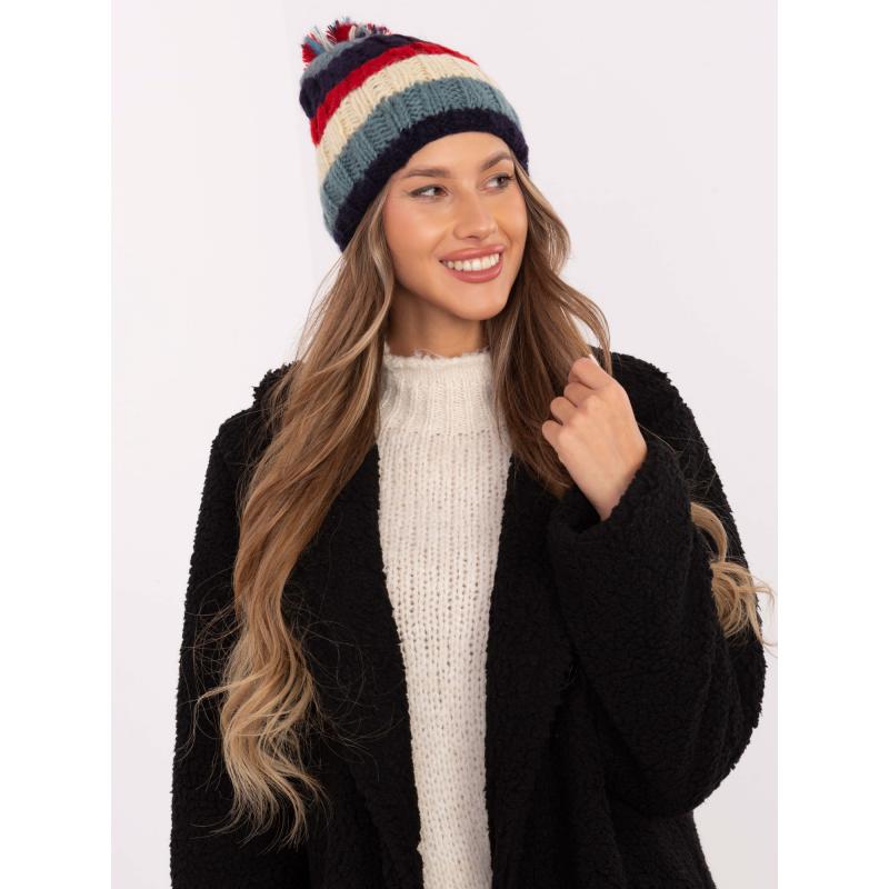 Červená a tmavě modrá pletená zimní čepice