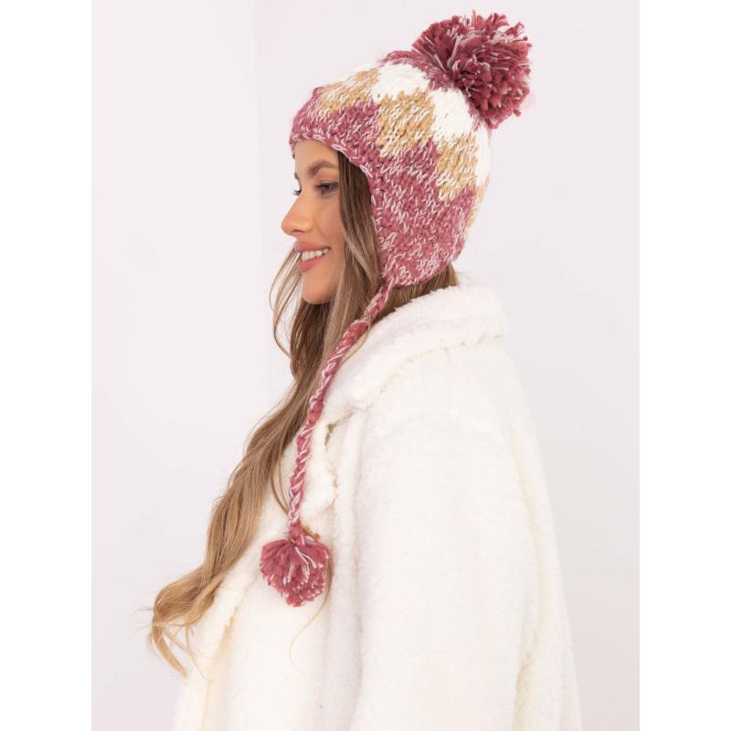 Špinavě růžová ušanka s bambulí