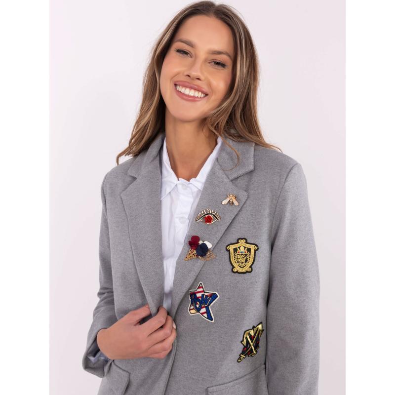 Szürke női blézer levehető brossokkal