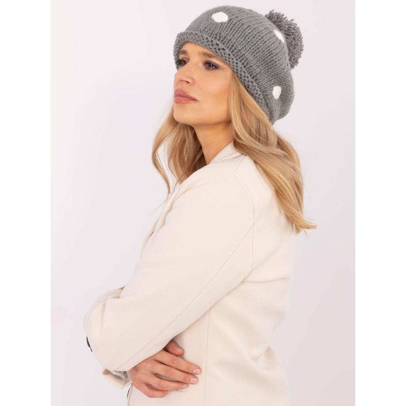 Šedá dámská zimní čepice s puntíky