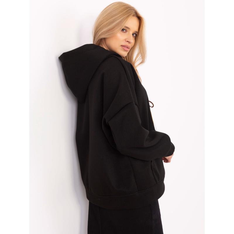 Fekete kenguru pulóver mackó applikációval