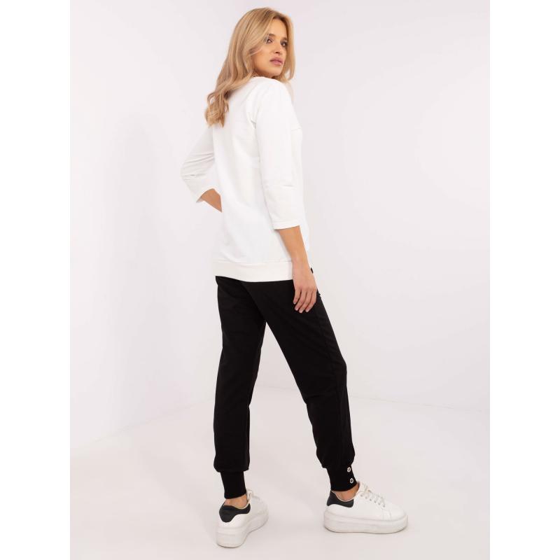 Černá tepláková souprava v barvě ecru s aplikacemi