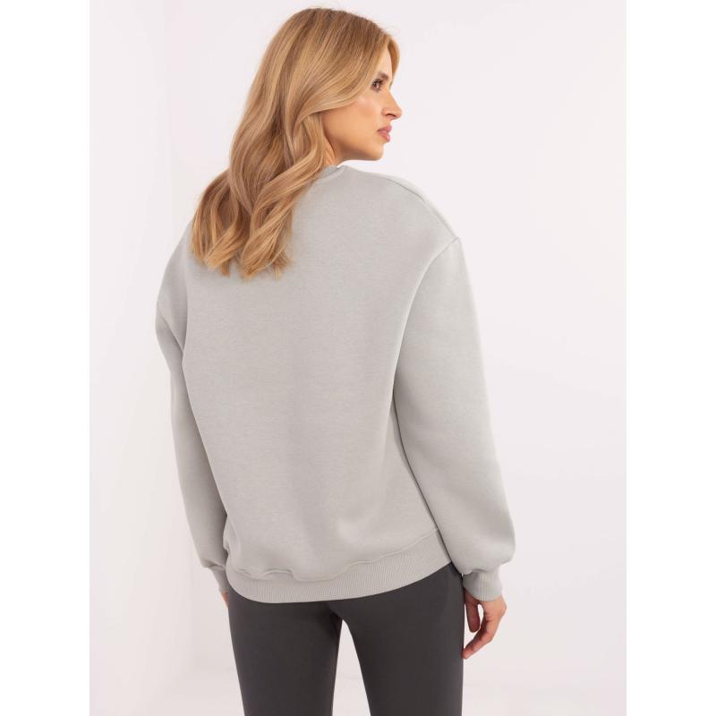 Světle šedá halenka nadměrné velikosti s nášivkou medvídka