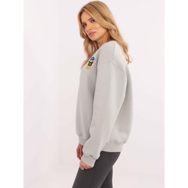 Světle šedá halenka nadměrné velikosti s nášivkou medvídka