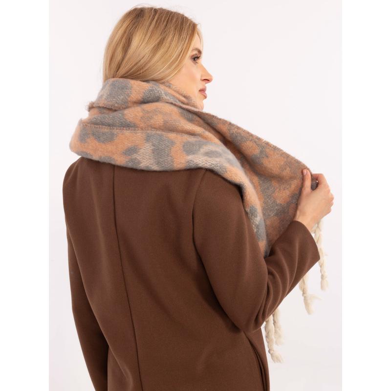 Oranžovo-šedá teplá dámská šála s puntíky