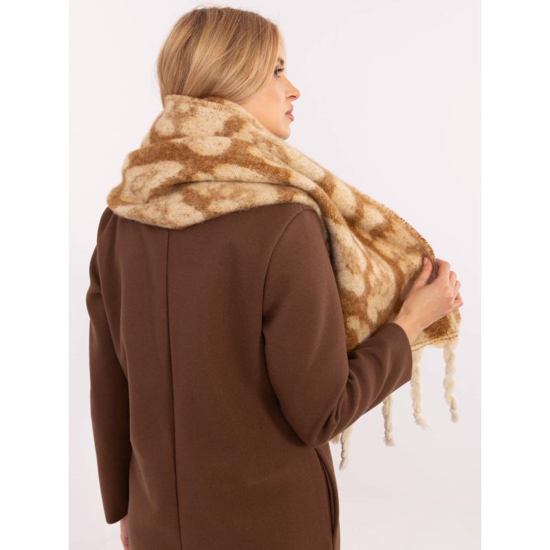 Béžovo-kamínková zimní šála se střapci