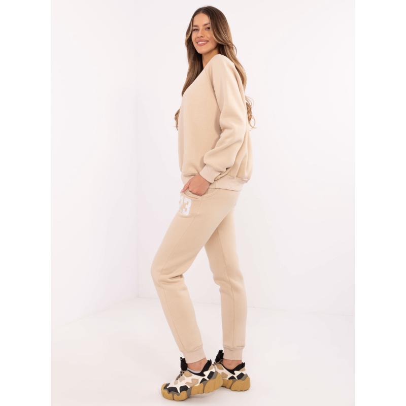 Bézs színű tréningruha kapucnival kapucni nélkül