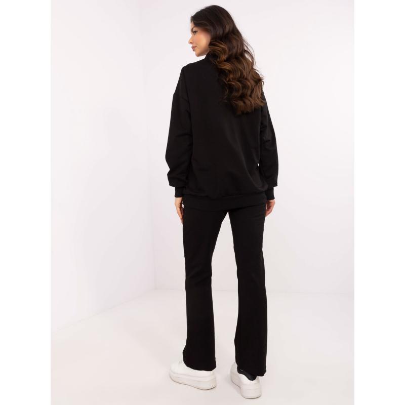 Černá základní mikinová souprava v jednobarevném provedení