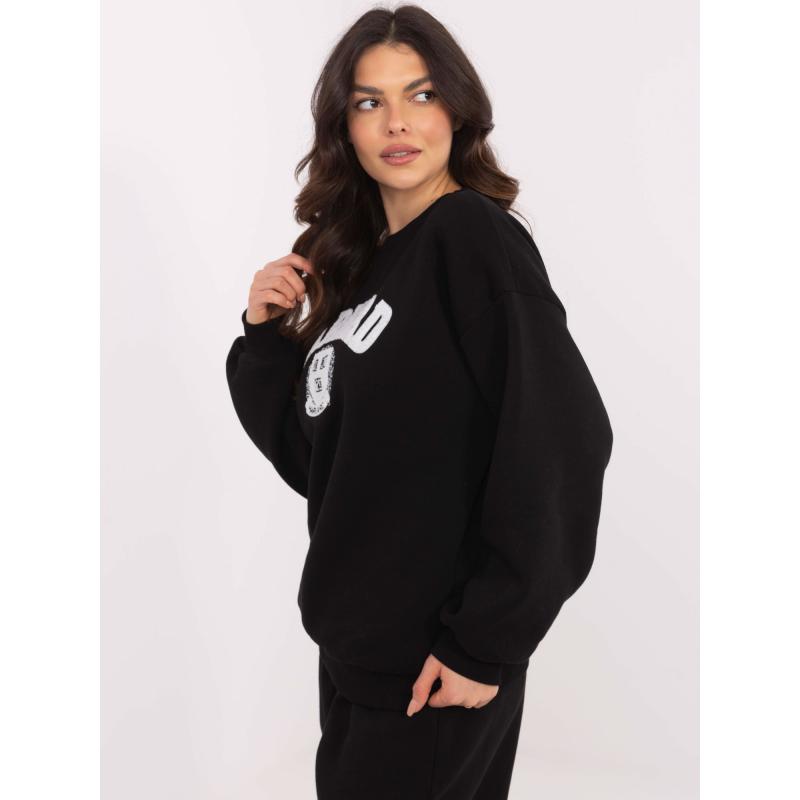Fekete női kapucnis pulóver hímzéssel