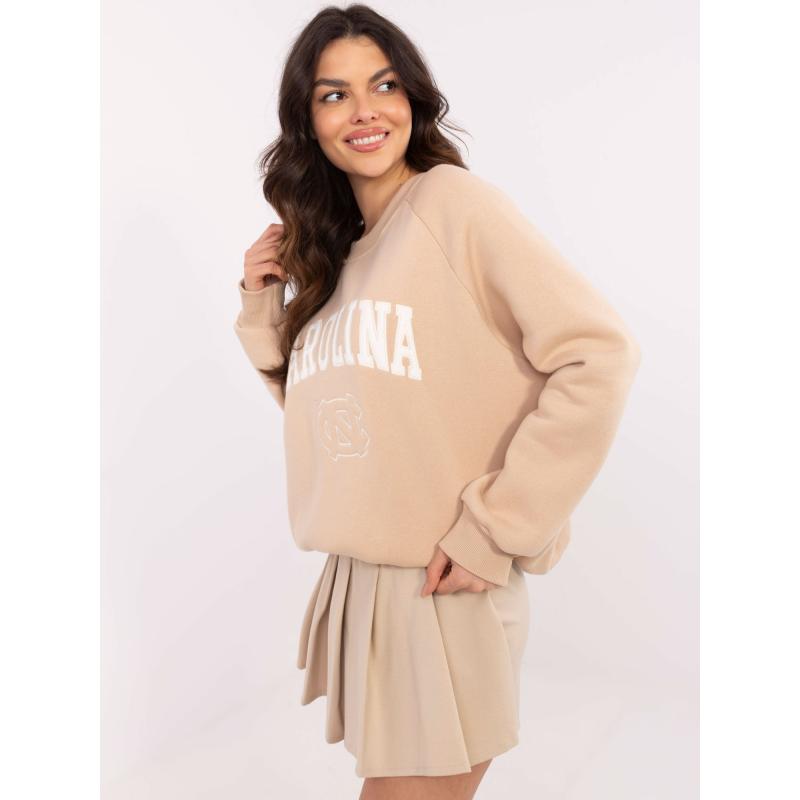 Bézs színű, kerek nyakú pulóver