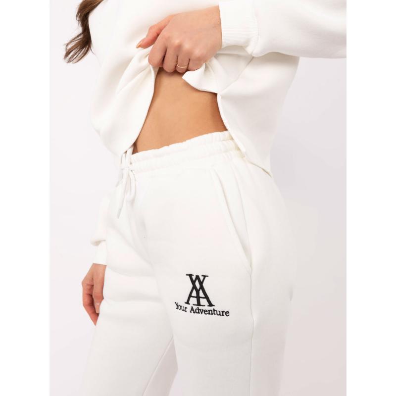 Ecru színű, kétrészes tréningruha felirattal