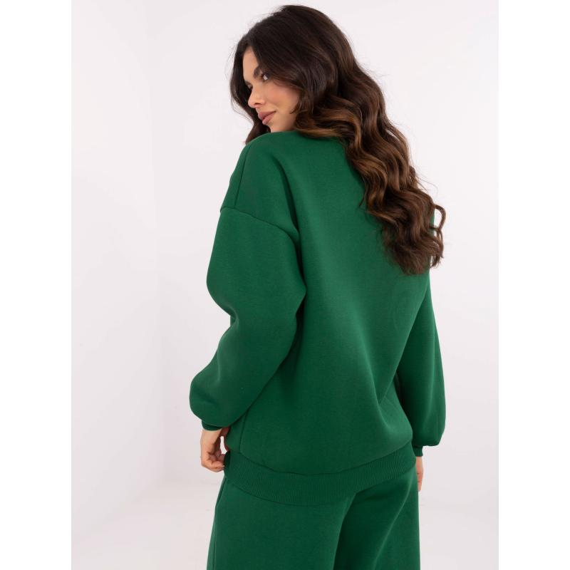 Sötétzöld kapucnis pulóver applikációkkal