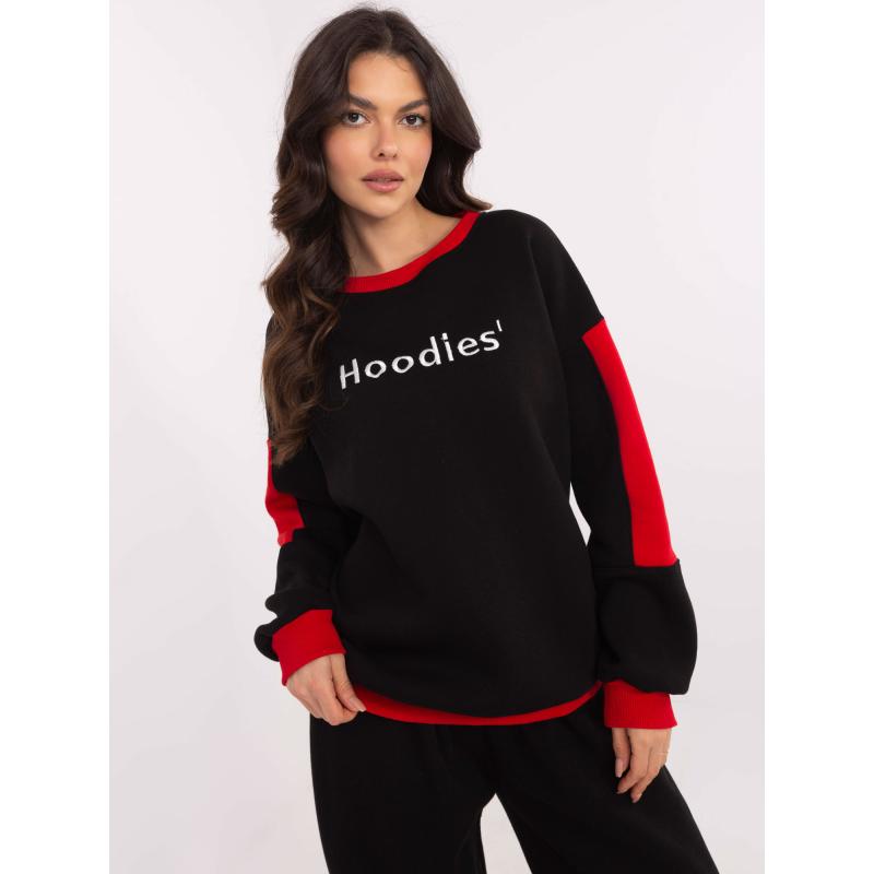 Fekete kapucnis pulóver hímzéssel