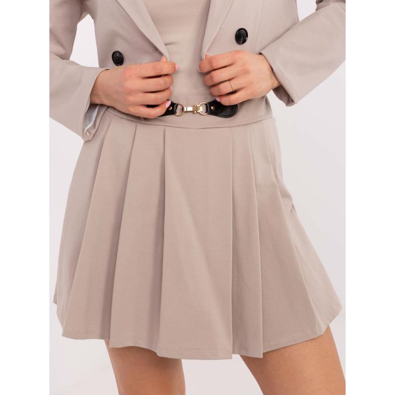 Sötétbézs öltönyszoknya és rövidnadrág