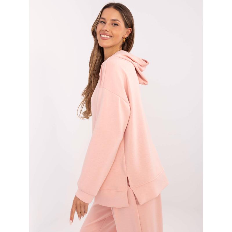 Barackszínű kapucnis pulóver brossokkal