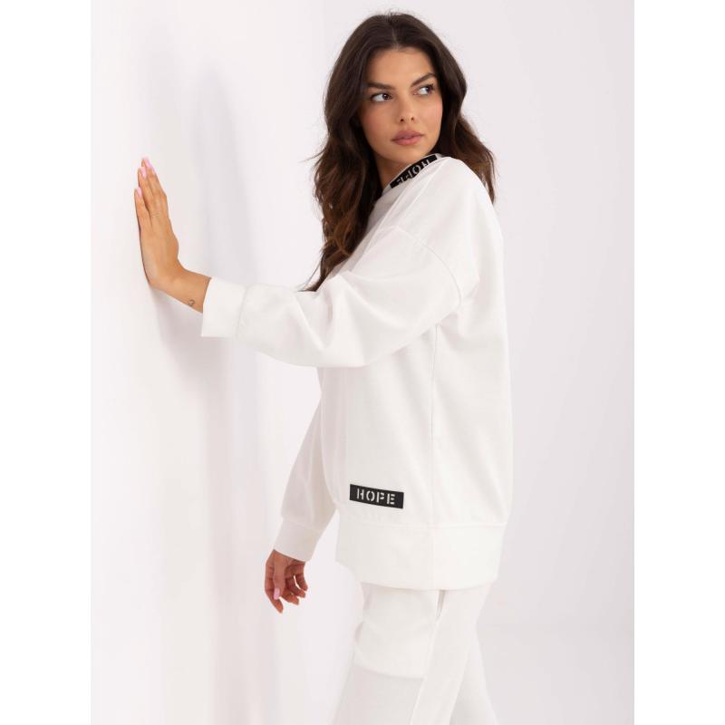 Ecru női kapucnis pulóver foltokkal