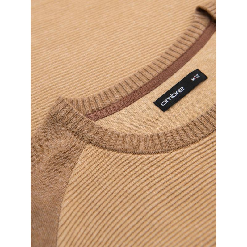 Kötött férfi RELAXED FIT pulóver mintákkal - tengerészkék V1 OM-SWSW-0111 OM-SWSW-0111