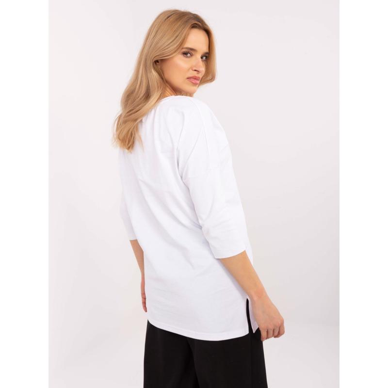 Bílá ležérní halenka s kulatým výstřihem