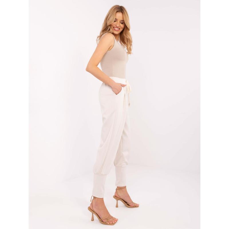 Béžové tepláky ze směsi viskózy