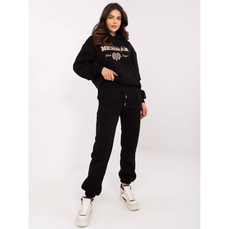 Fekete szigetelt szett kenguru pulóverrel