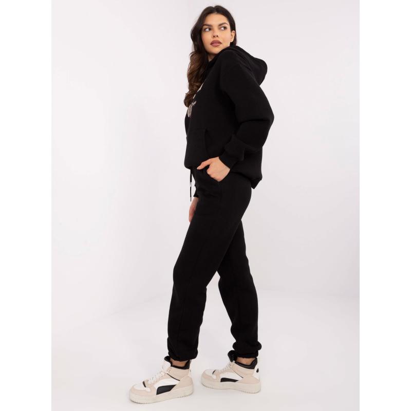 Fekete szigetelt szett kenguru pulóverrel