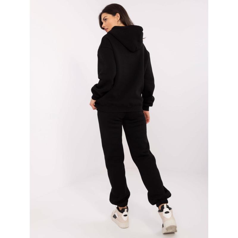 Fekete szigetelt szett kenguru pulóverrel