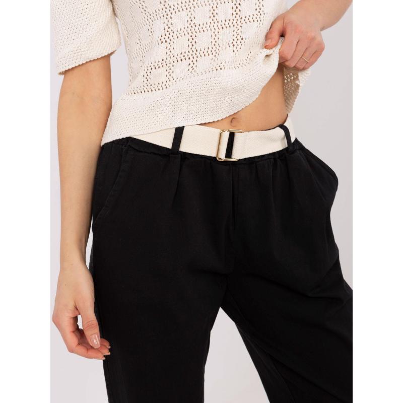 Černé kalhoty s látkovým páskem
