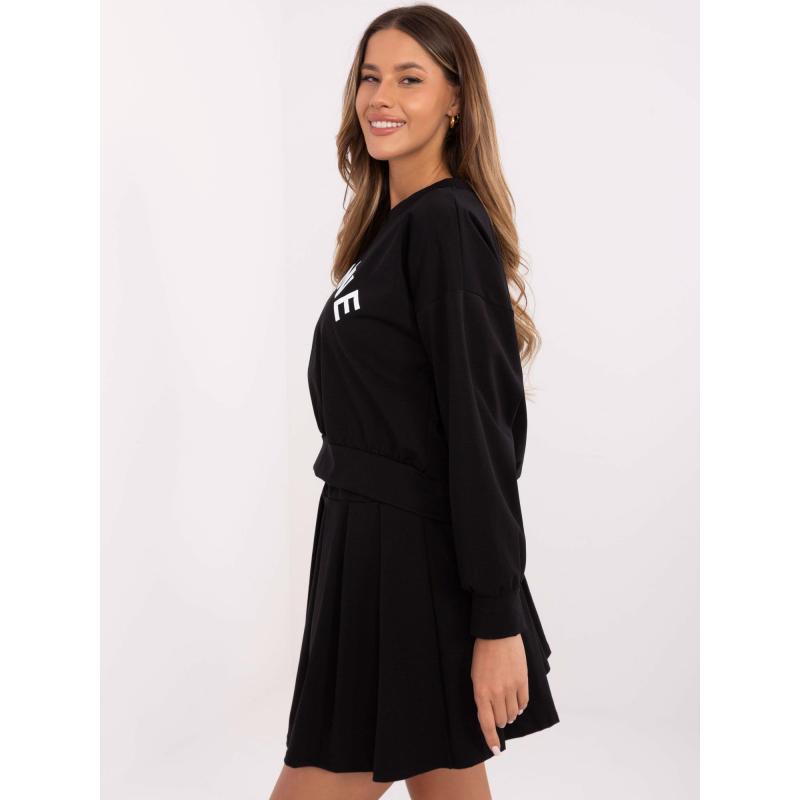 Fekete szett tenisz stílusú szoknyával