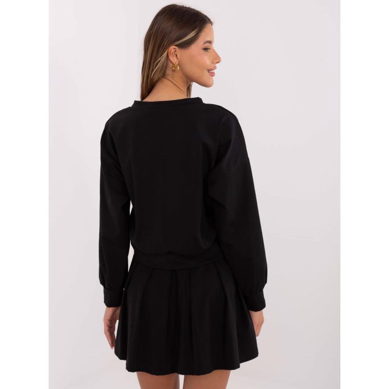 Fekete szett tenisz stílusú szoknyával