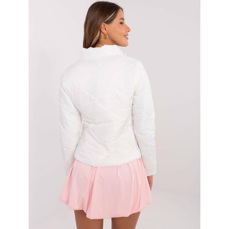 Bílá prošívaná dámská bunda s kapsami
