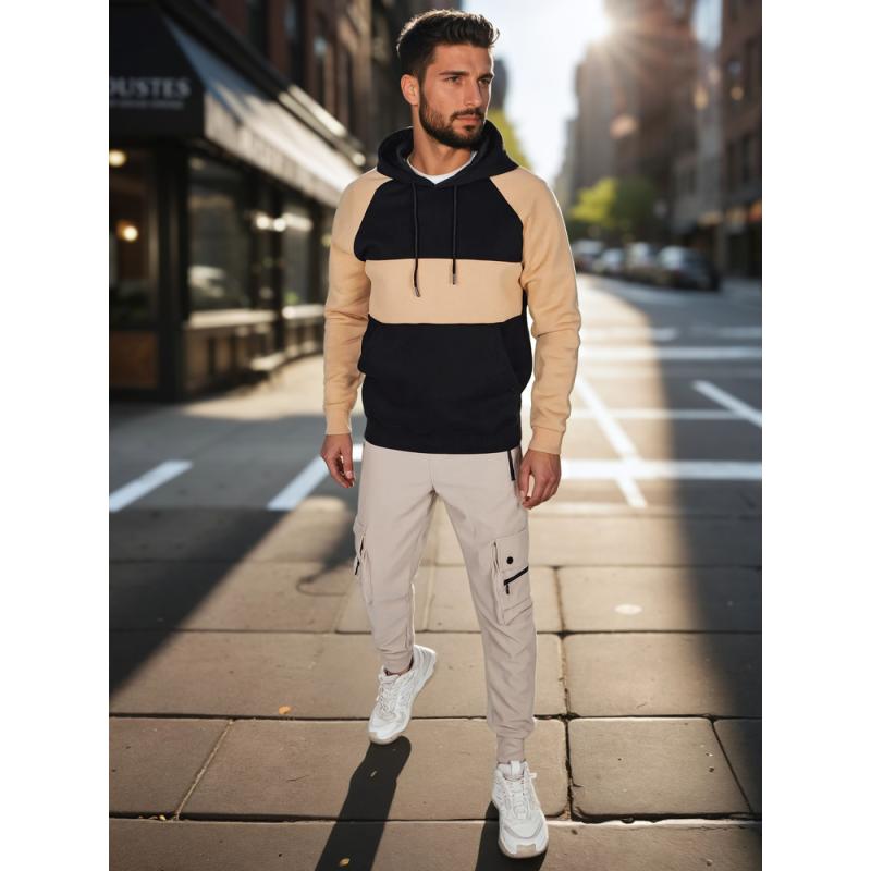 Pánska mikina s kapucňou v kamelovo-čiernych pruhoch