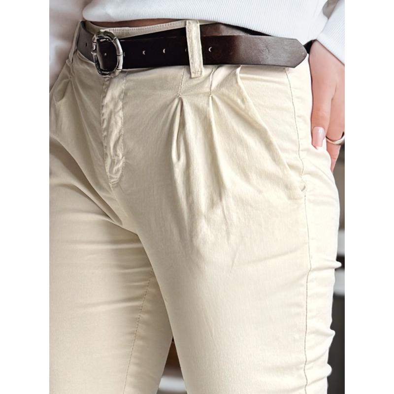 Női chino nadrág övvel MODELA világos bézs
