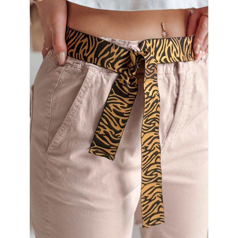 Dámské kalhoty casual s páskem MADELINA růžové