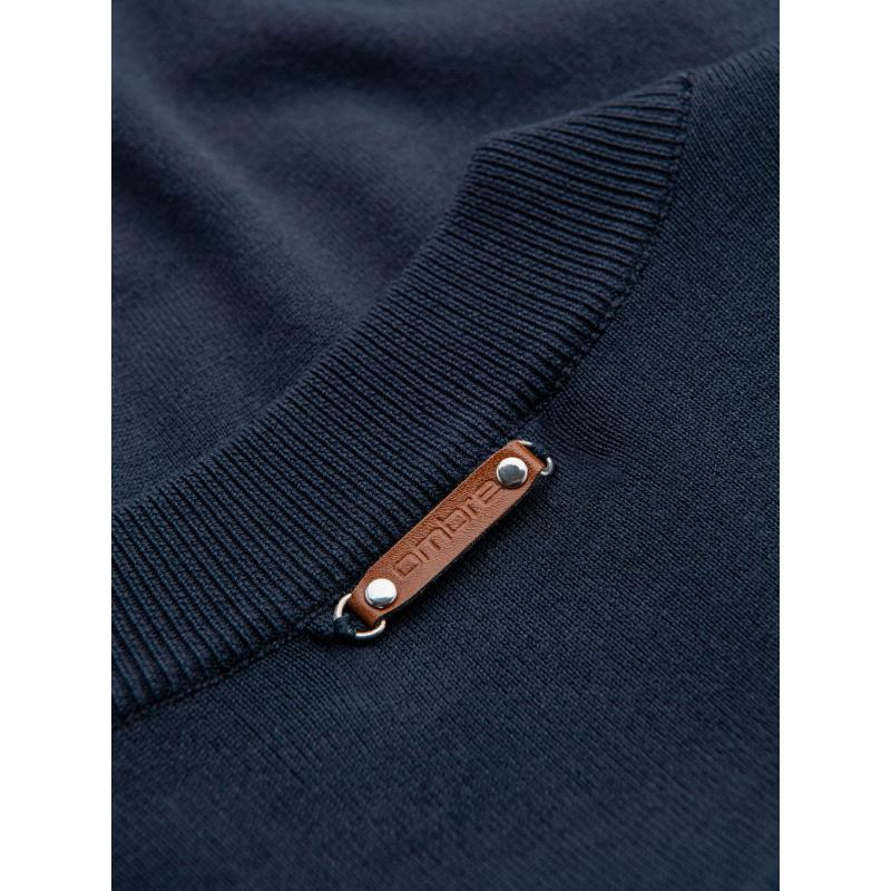 Férfi kötött pulóver strukturált pöttyökkel - tengerészkék V1 OM-SWSW-0118