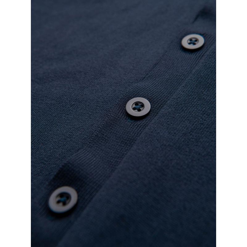 Férfi kötött pulóver strukturált pöttyökkel - tengerészkék V1 OM-SWSW-0118