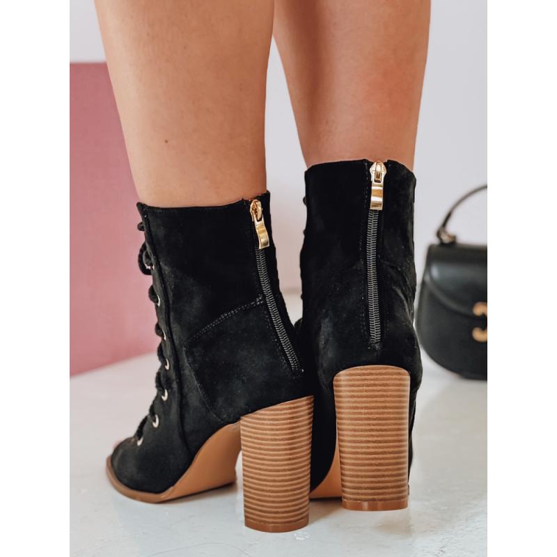 Dámské kotníkové boty na podpatku s vázáním LACIUP černé
