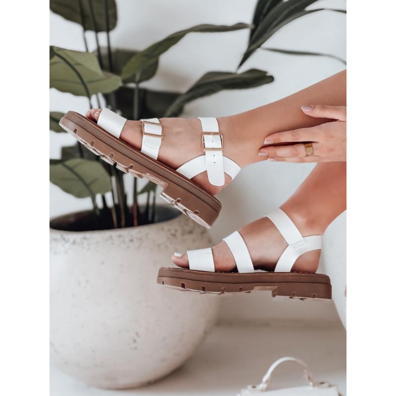 Dámské sandály s přezkami SOLARIA bílé
