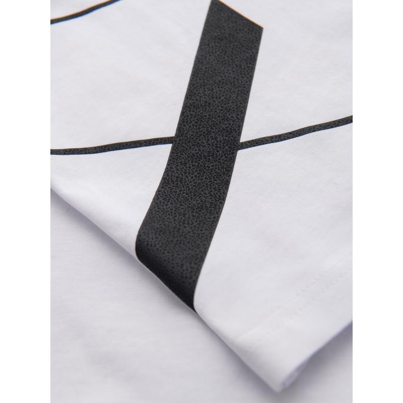 Pánske bavlnené tričko z džerseju s veľkým nápisom na boku - biele V2 OM-TSPT-0213