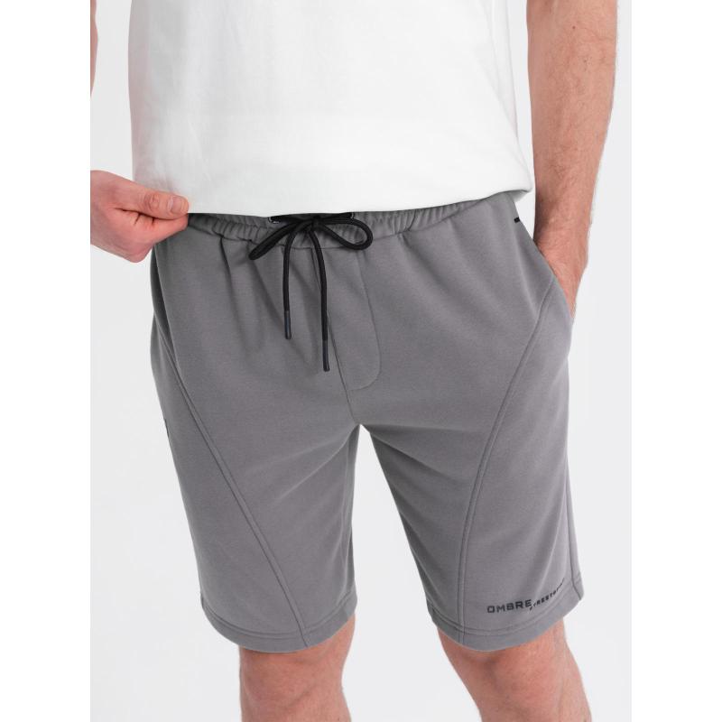 Pánske priliehavé krátke tepláky s potlačou - sivá V3 OM-SRSK-0138