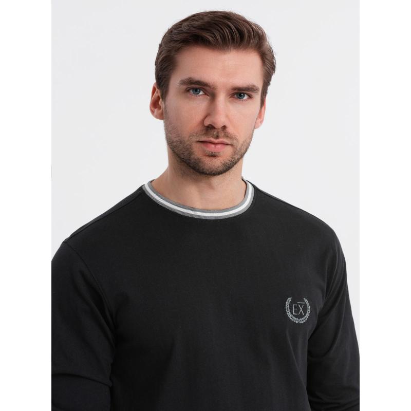 Pánske bavlnené tričko s dlhým rukávom, pruhovaným výstrihom do U a výšivkou – čierne V4 OM-LSCL-0128