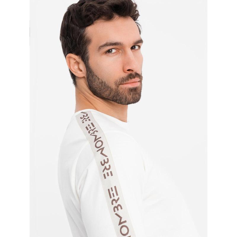 Pánske bavlnené tričko s dlhým rukávom, výstrihom do U, lemovaním a potlačou na hrudi – biela V3 OM-LSCL-0127