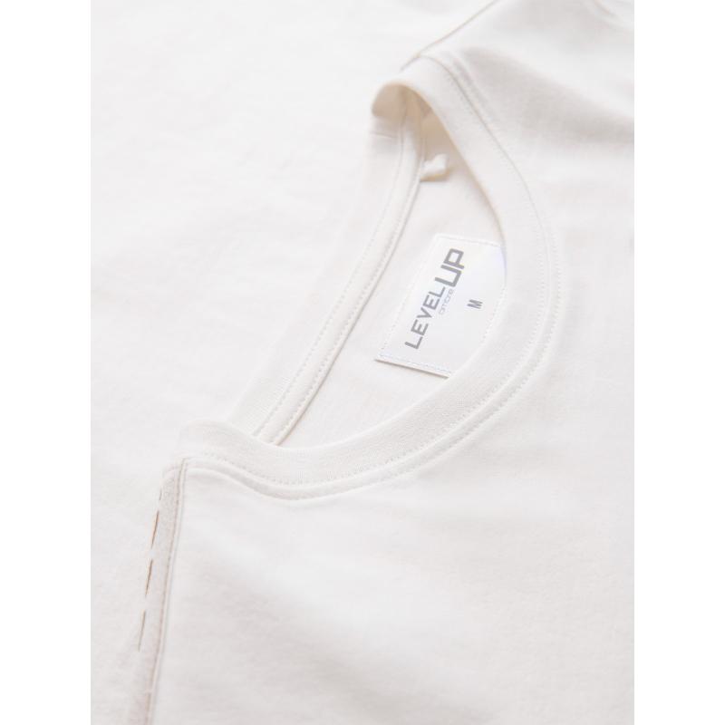 Pánske bavlnené tričko s dlhým rukávom, výstrihom do U, lemovaním a potlačou na hrudi – biela V3 OM-LSCL-0127