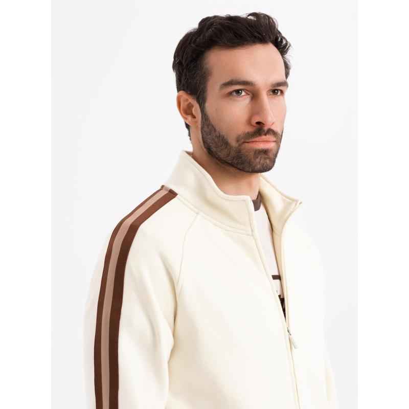 Férfi pulóver magas gallérral és csíkokkal - krém V3 OM-SSZP-0219