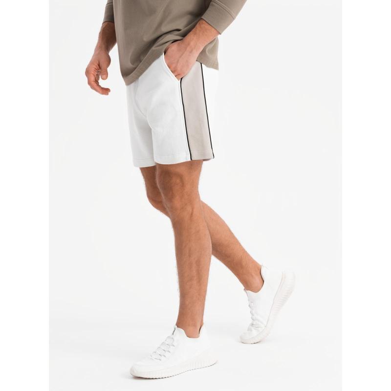 Férfi rövid pulóver nadrág széles csíkokkal - tört fehér V1 OM-SRSK-0182