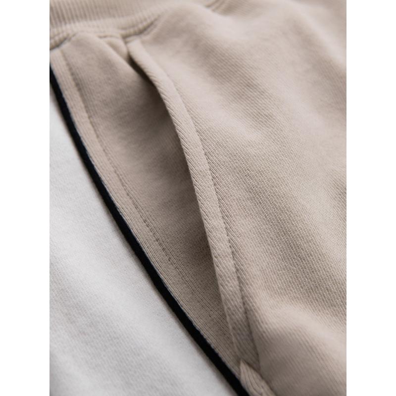 Férfi rövid pulóver nadrág széles csíkokkal - bézs V2 OM-SRSK-0182