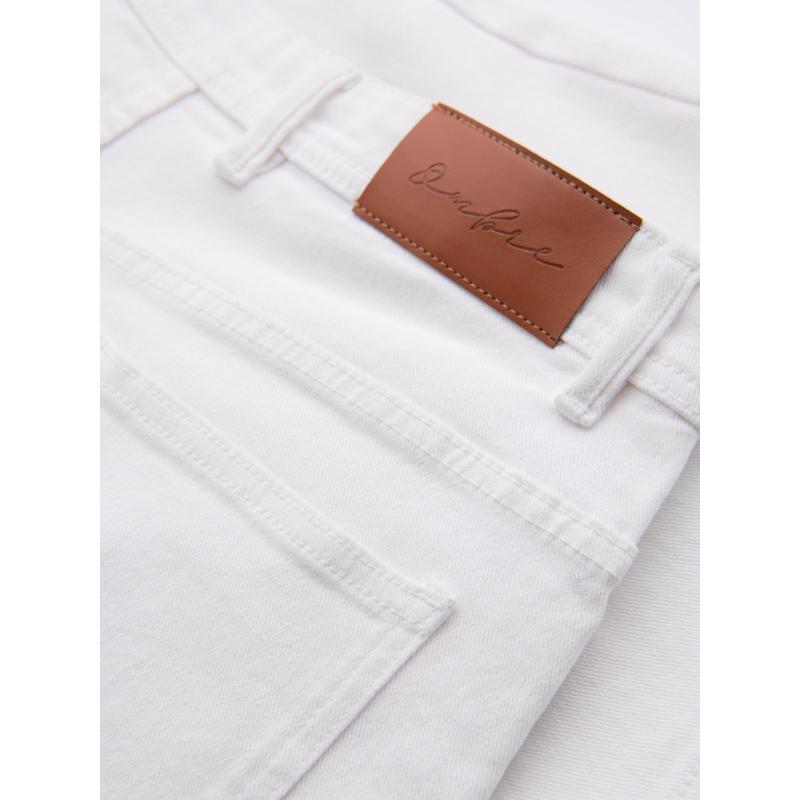 Pánské džínové kraťasy s klasickým střihem - bílé V1 OM-SRDS-0171