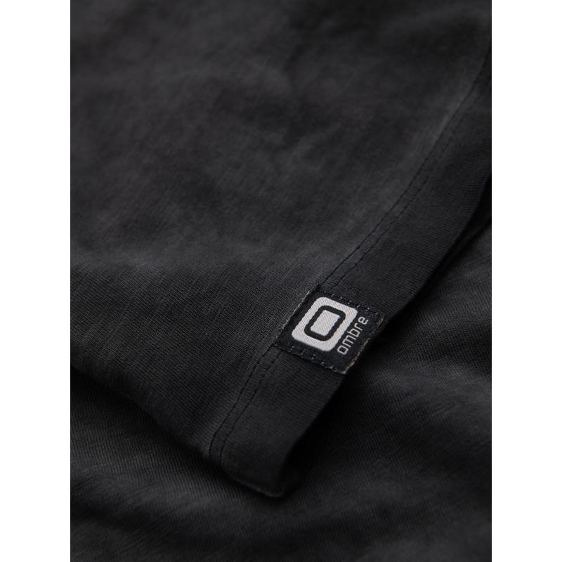 Pánské bavlněné tričko s výstřihem do V a efektem praní - černé V6 OM-TSWT-0242