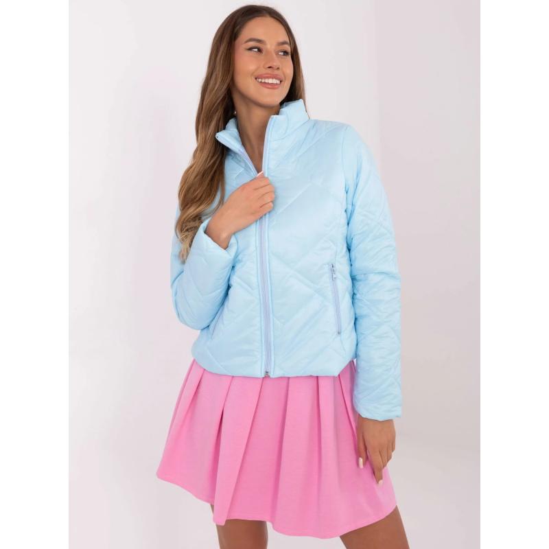 Világoskék steppelt kabát cipzárral