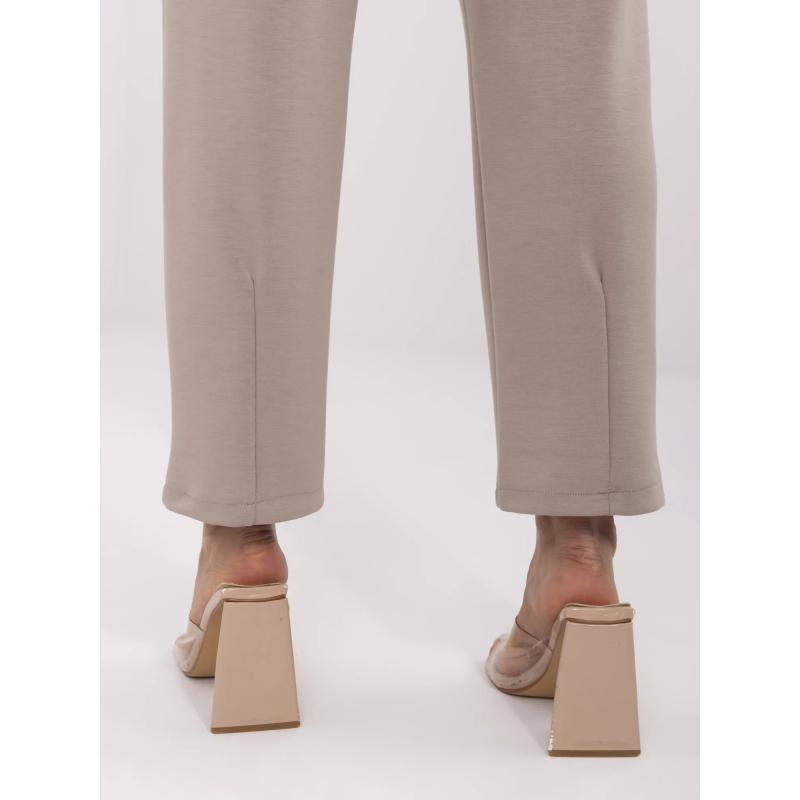 Sötétbézs alap nadrág zsinórral